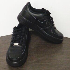 Brand New Nike Air Force 1 LE Boy Multiple Sizes Black New In Box DH2920-001 F53